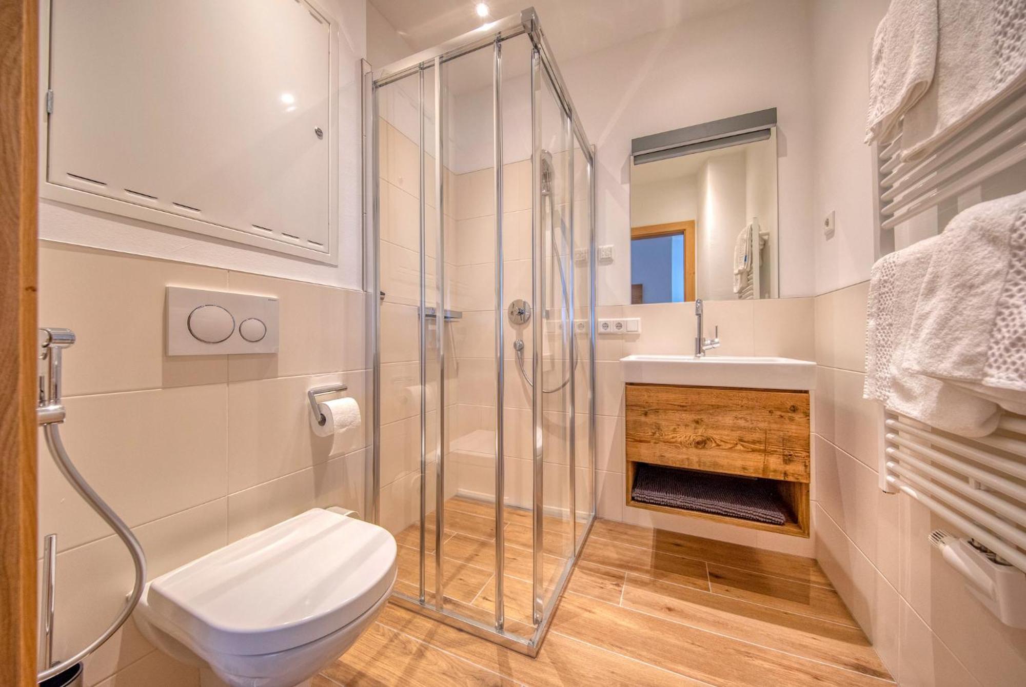 Eagles Nest - By Alpen Apartments Zell am See Bagian luar foto