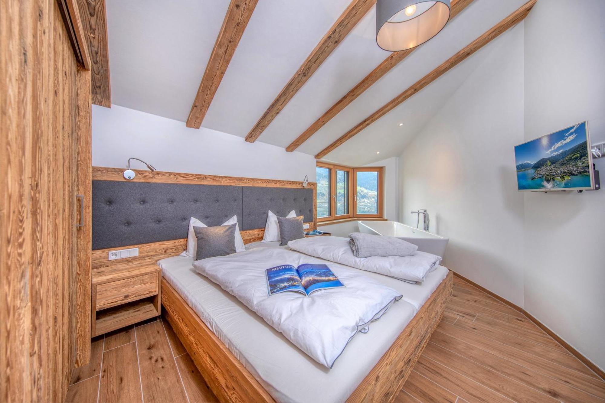 Eagles Nest - By Alpen Apartments Zell am See Bagian luar foto